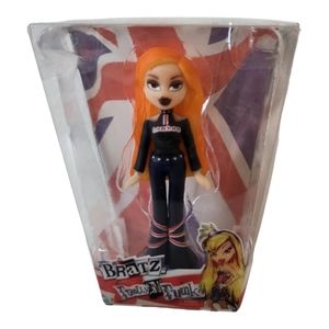 Bratz Minis Flashback Series 1 Pretty in Punk Cloe